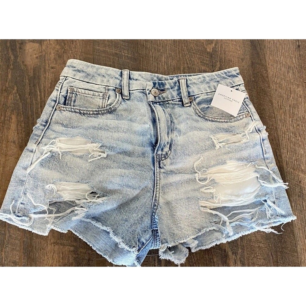 American eagle jeans Shorts Mom Short Curvy Size 4 Strigid NEW